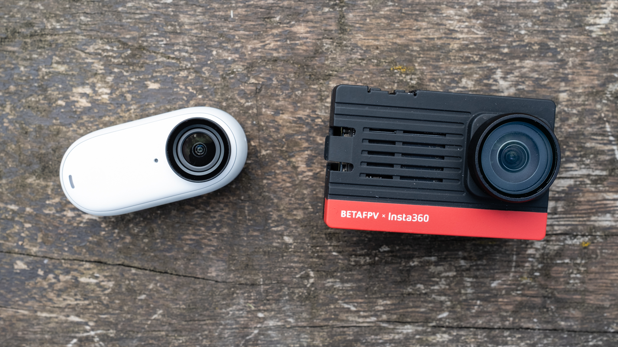 La caméra Insta360 GO 3 comparée à la caméra d'action nue BetaFPV SMO 4K