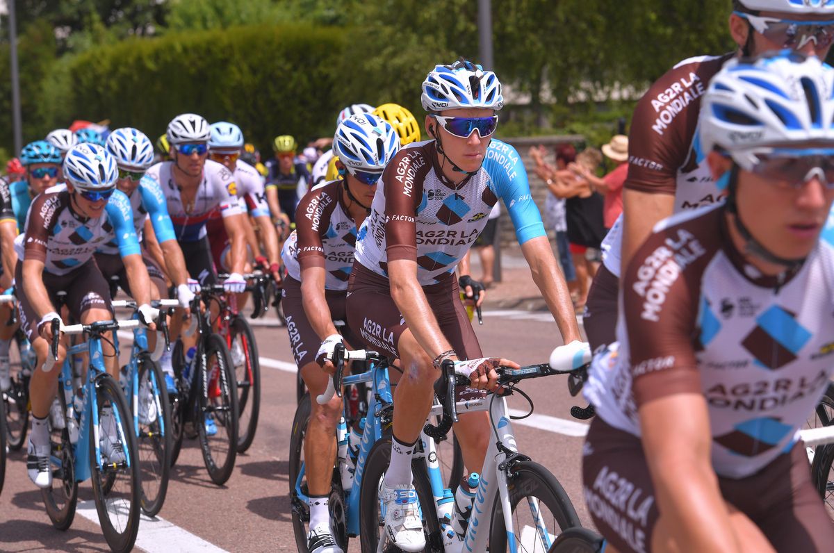 Romain Bardet (AG2R-La Mondiale) sitting in the bunch