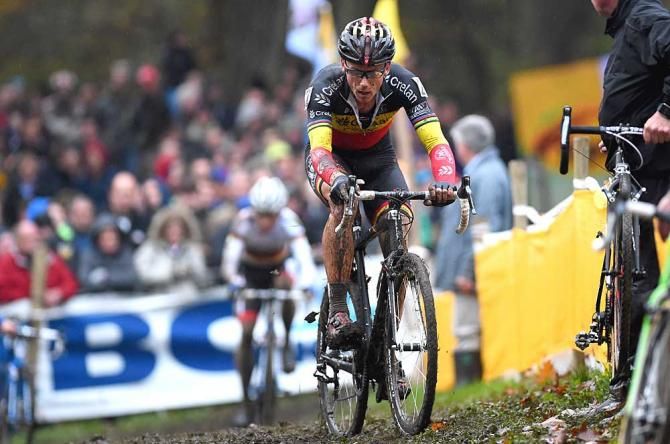 Sven Nys (Crelan-AA Drink) chases