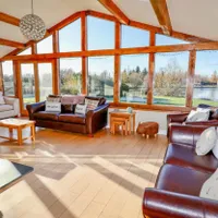 Manor Wood, CoddingtonDistance to Bolesworth:booking.com