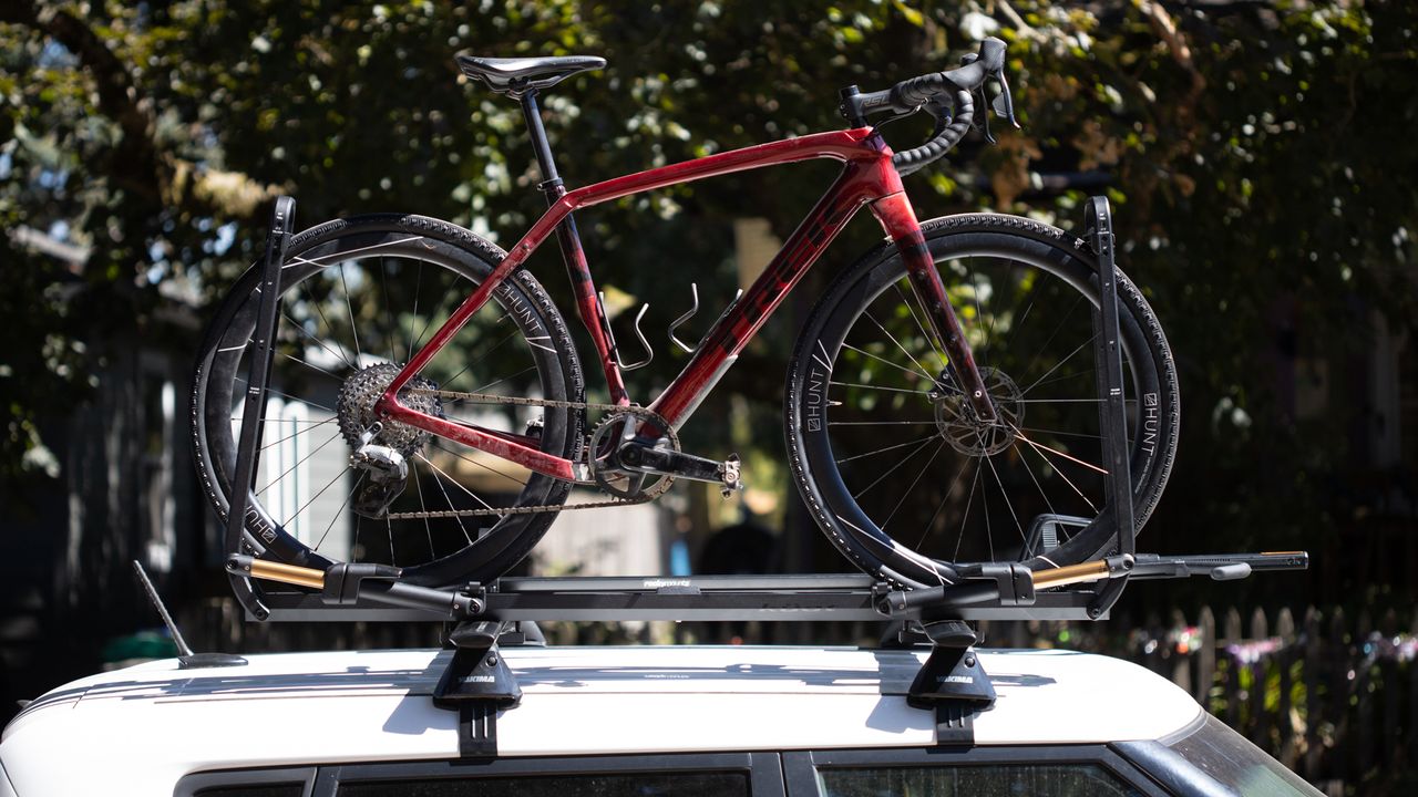 Best rooftop bike rack for cars - Kuat Piston SR