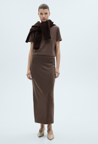 An image of a pencil skirt from Mango.