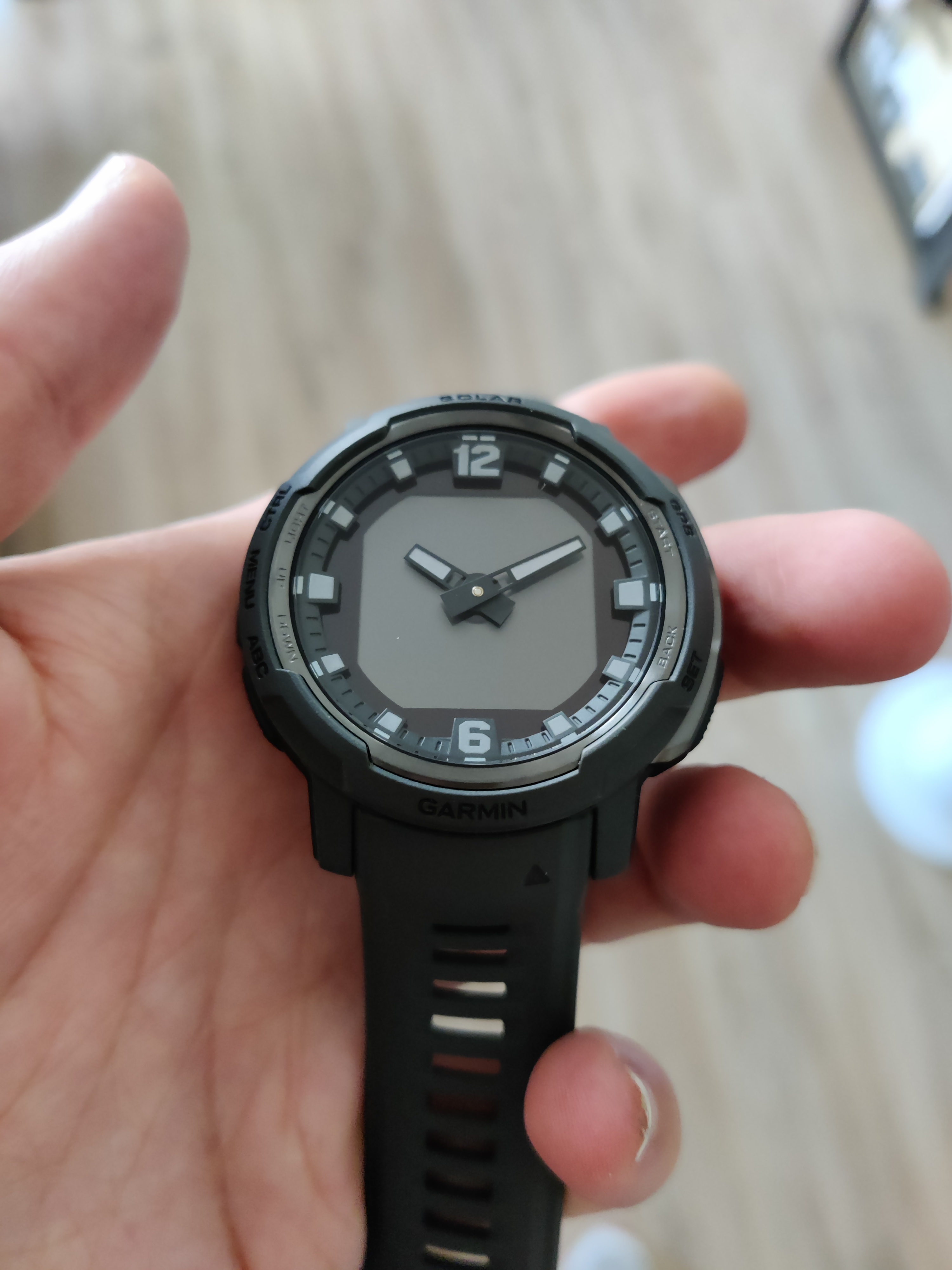 Garmin Instinct Crossover
