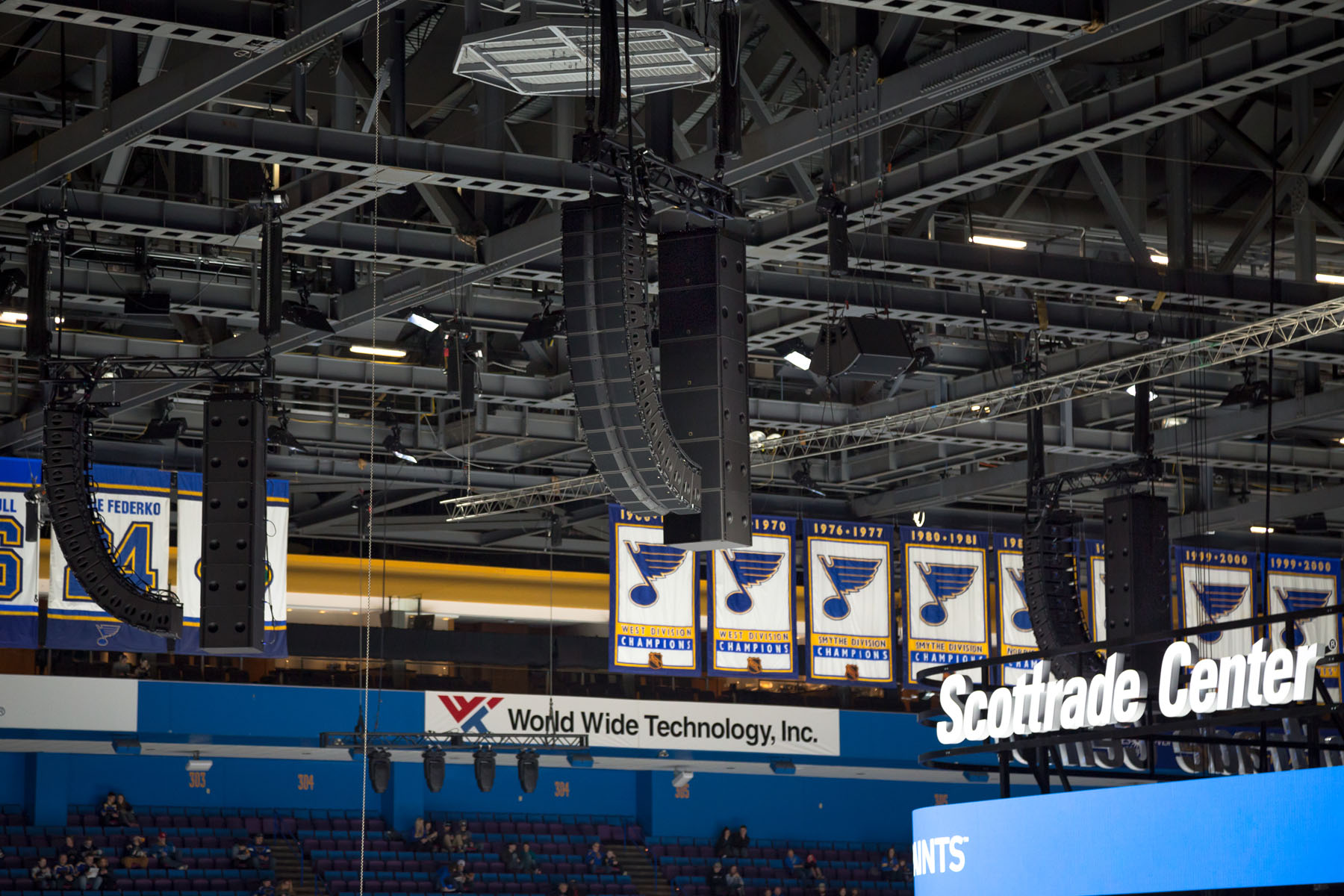 L-Acoustics Kara Rocks the Blues at St. Louis’ Scottrade Center