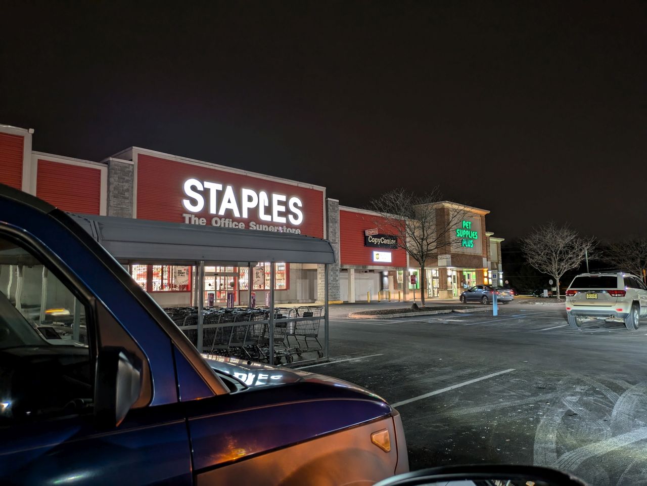 Google Pixel 8a nighttime sample.