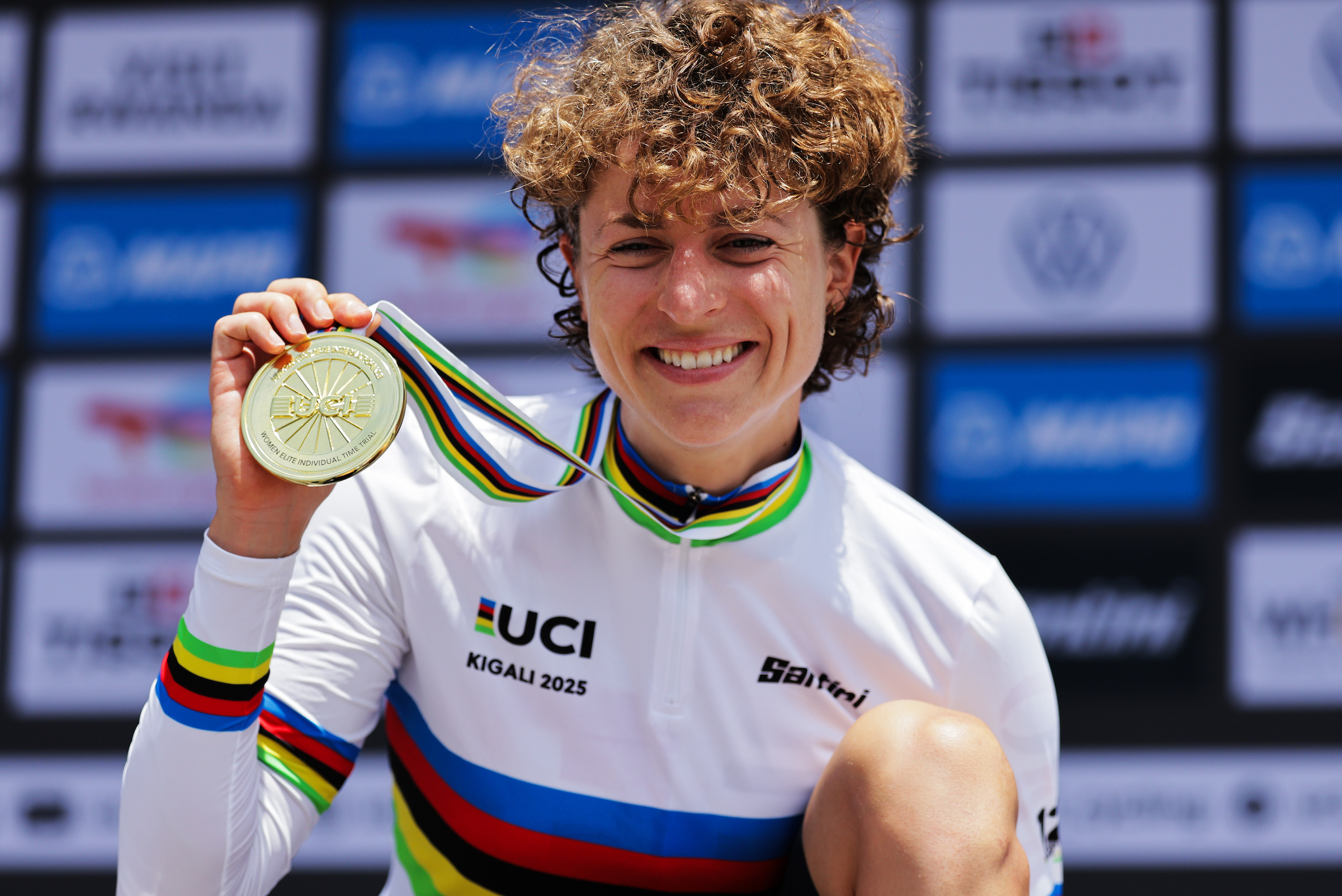 Picture by Alex Whitehead/SWpix.com - 21/09/2025 - Cycling - 2025 UCI Road World Championships - BK Arena to Kigali Convention Centre, Kigali, Rwanda - Women Elite Individual Time Trial (ITT) Podium - Marlen Reusser (Switzerland) receiving the Gold Medal to become World Champion