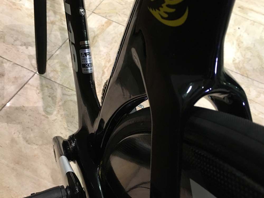 A different view of the profile of the seat stays
