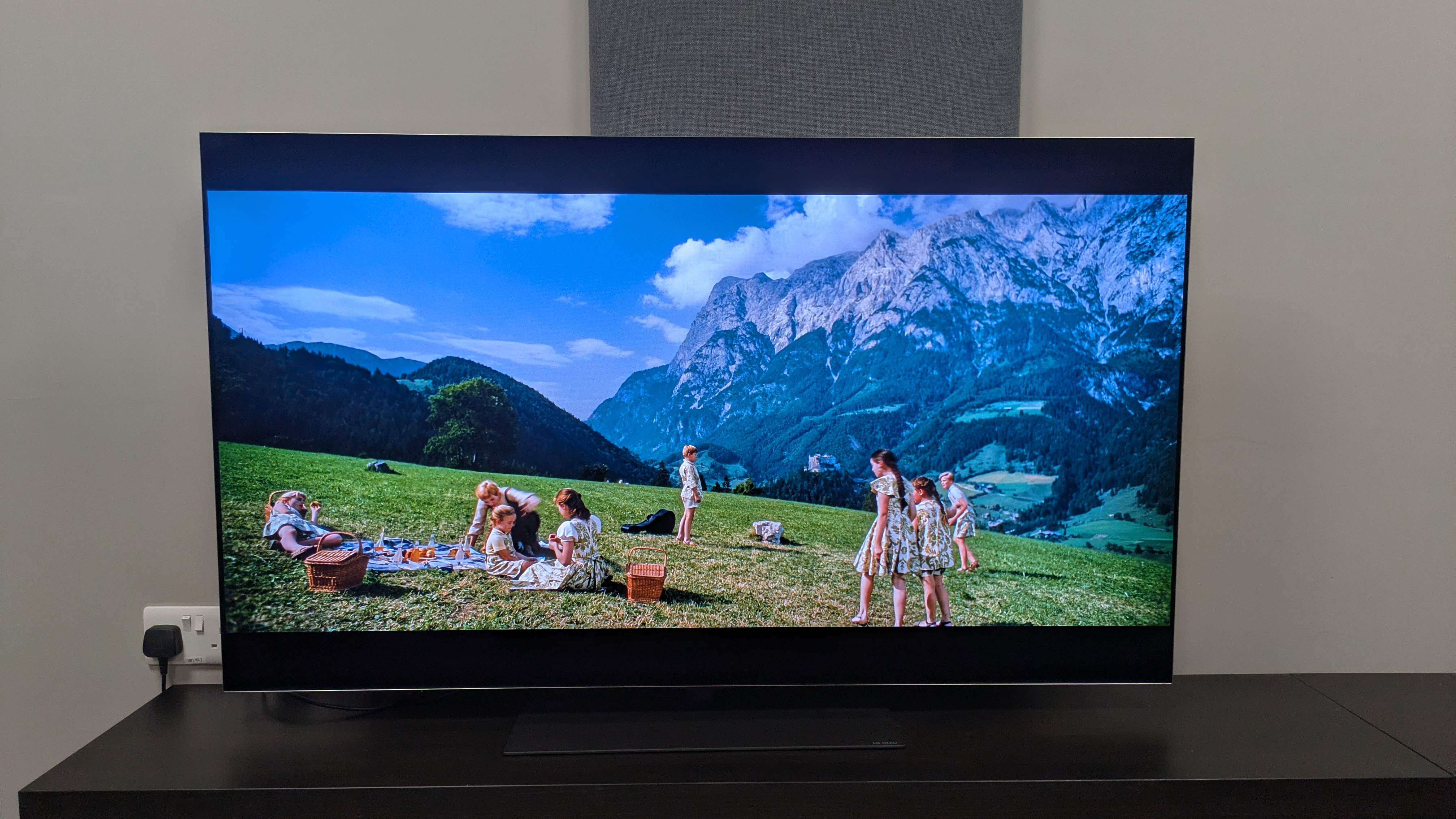 A shot of the Do Re Mi scene from Sound of Music in Dolby Vision Standard mode on the LG G5 pre firmware update