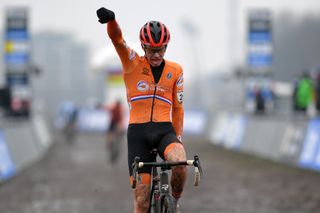 Pim Ronhaar wins the U23 Cyclo-Cross Worlds in Ostend
