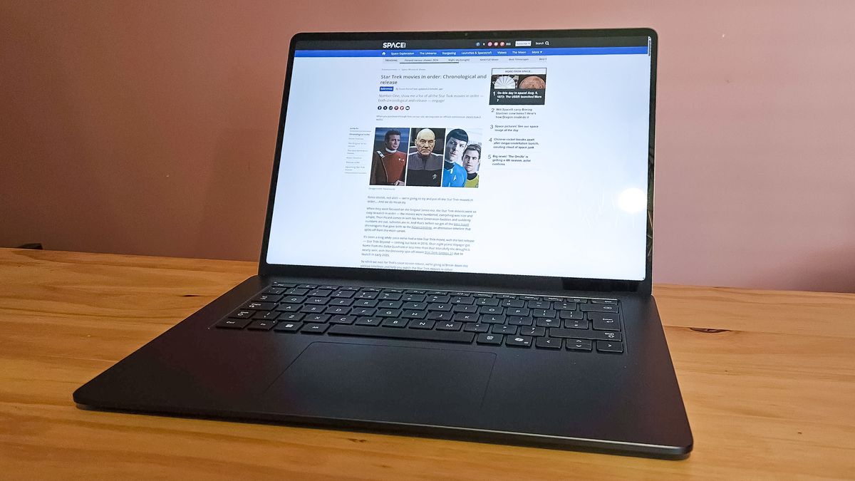 MICROSOFT SURFACE LAPTOP 7TH EDITION 15 INCH REVIEW AN ASTONISHING AI INFUSED MACHINE visual data 7