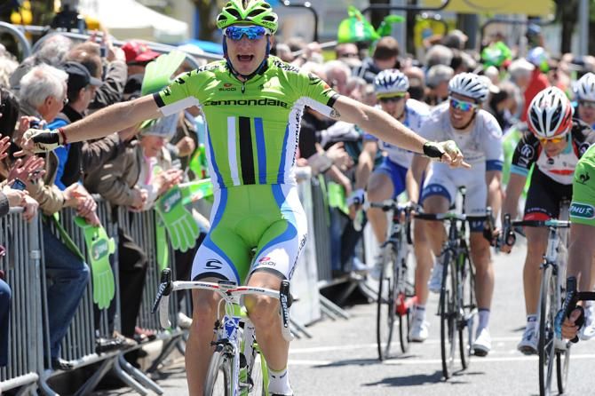 Elia Viviani (Cannondale) won the sprint over Meersman