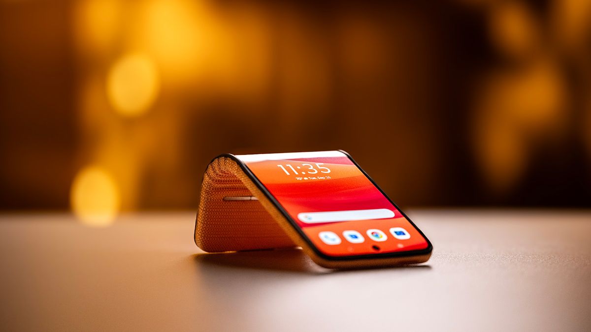 The Motorola Active Display bendable phone concept