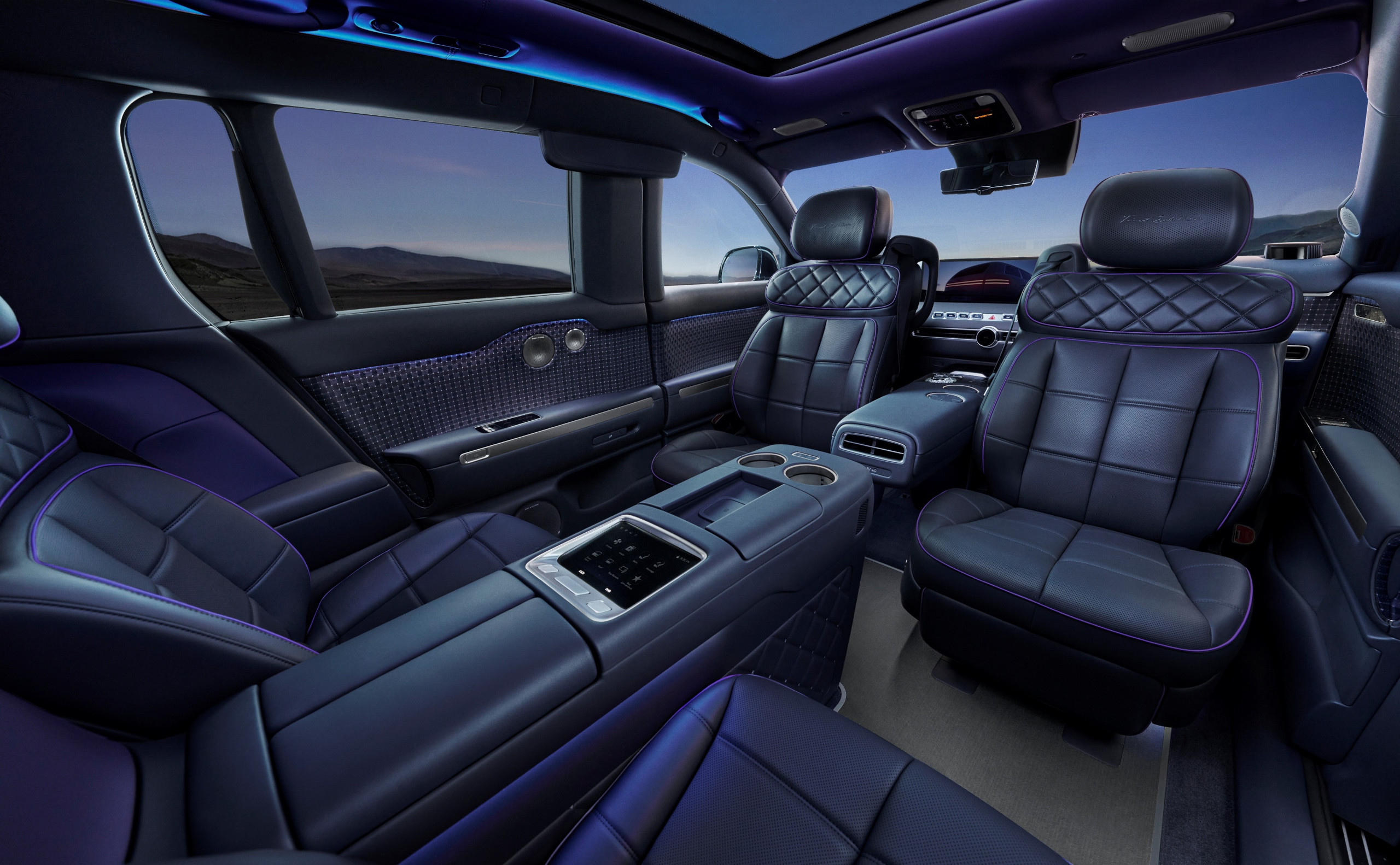 Genesis GV90 four-seat configuration