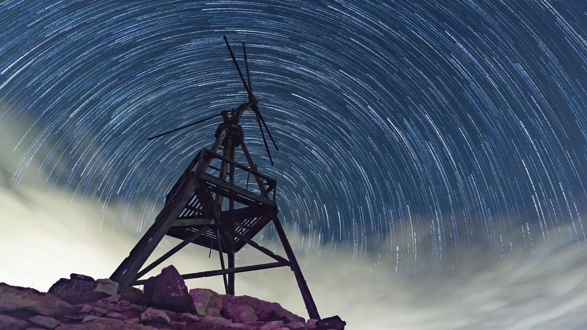 How to photograph star trails