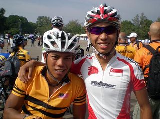 Malaysian sprinter Anuar Manan (left) has joined Korean Continental team Geumsan Ginseng for next season.