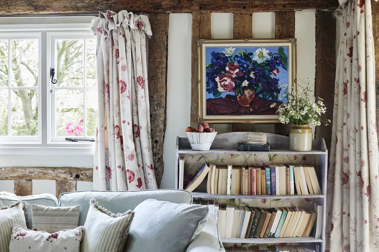 cottage living room ideas - kate forman floral curtains