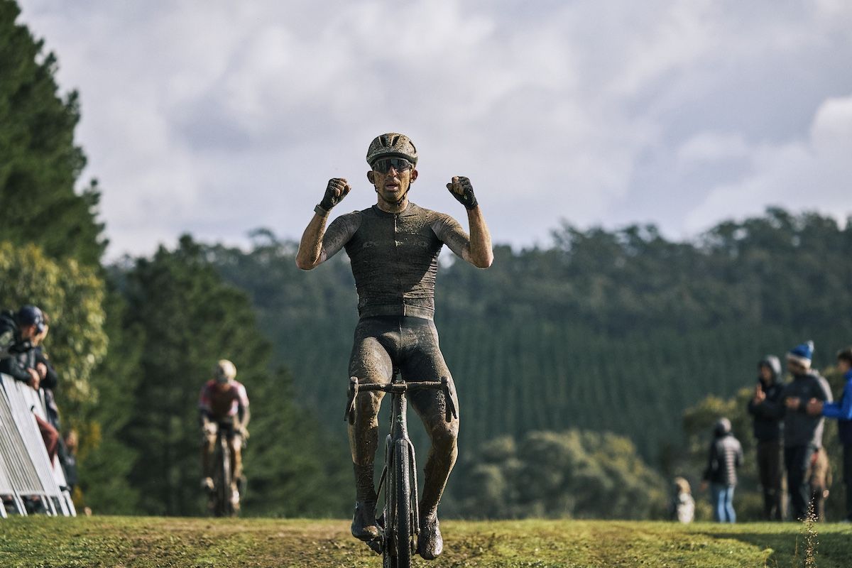 Cameron Scott jumps up a step in 2026 to clinch Australian men's gravel title