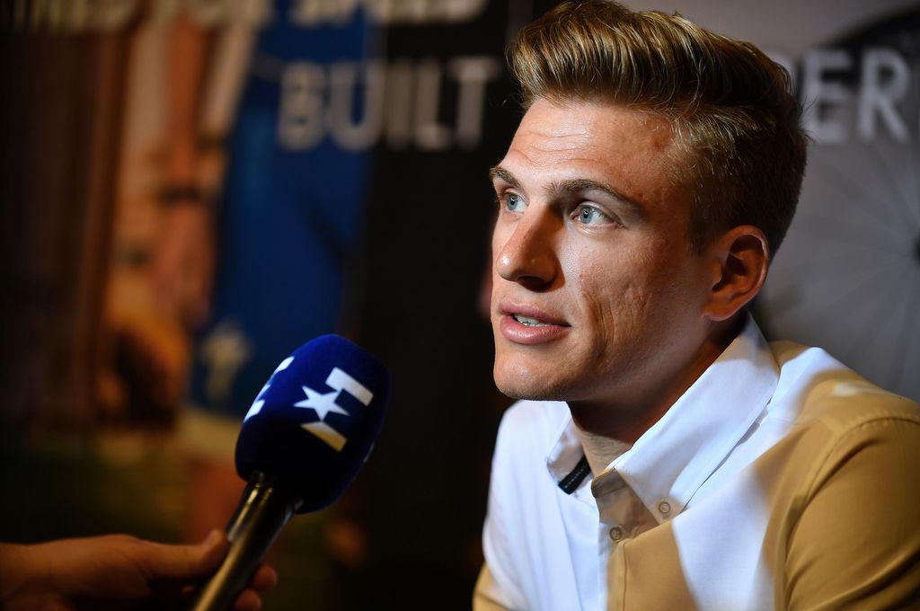 Marcel Kittel talks with the press