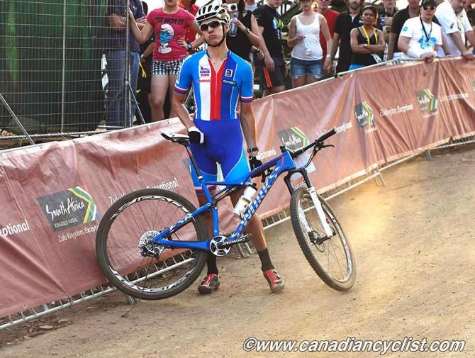Czech Republic's Jaroslav Kulhavy had his lap end after ten metres with a broken chain