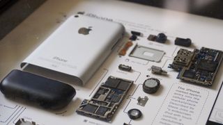 iPhone 2G frame Grid Studio