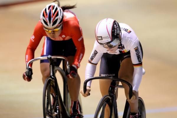 Kristina Vogels (Germany, right) and Lee Wai Sze (Hong Kong) go head-to-head