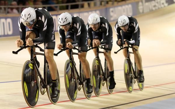 New Zealand hammer their way into the bronze medal final of the men's 4,000m team pursuit