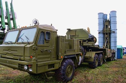 Russia now plans to sell S-300 self-defense missile systems to Iran