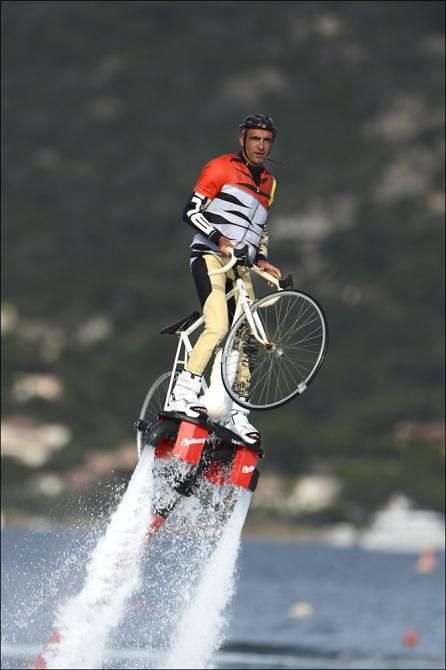 Stuntmen entertained the fans in between team presentations