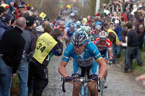 Slava Ekimov (Discovery) on the Kwaremont