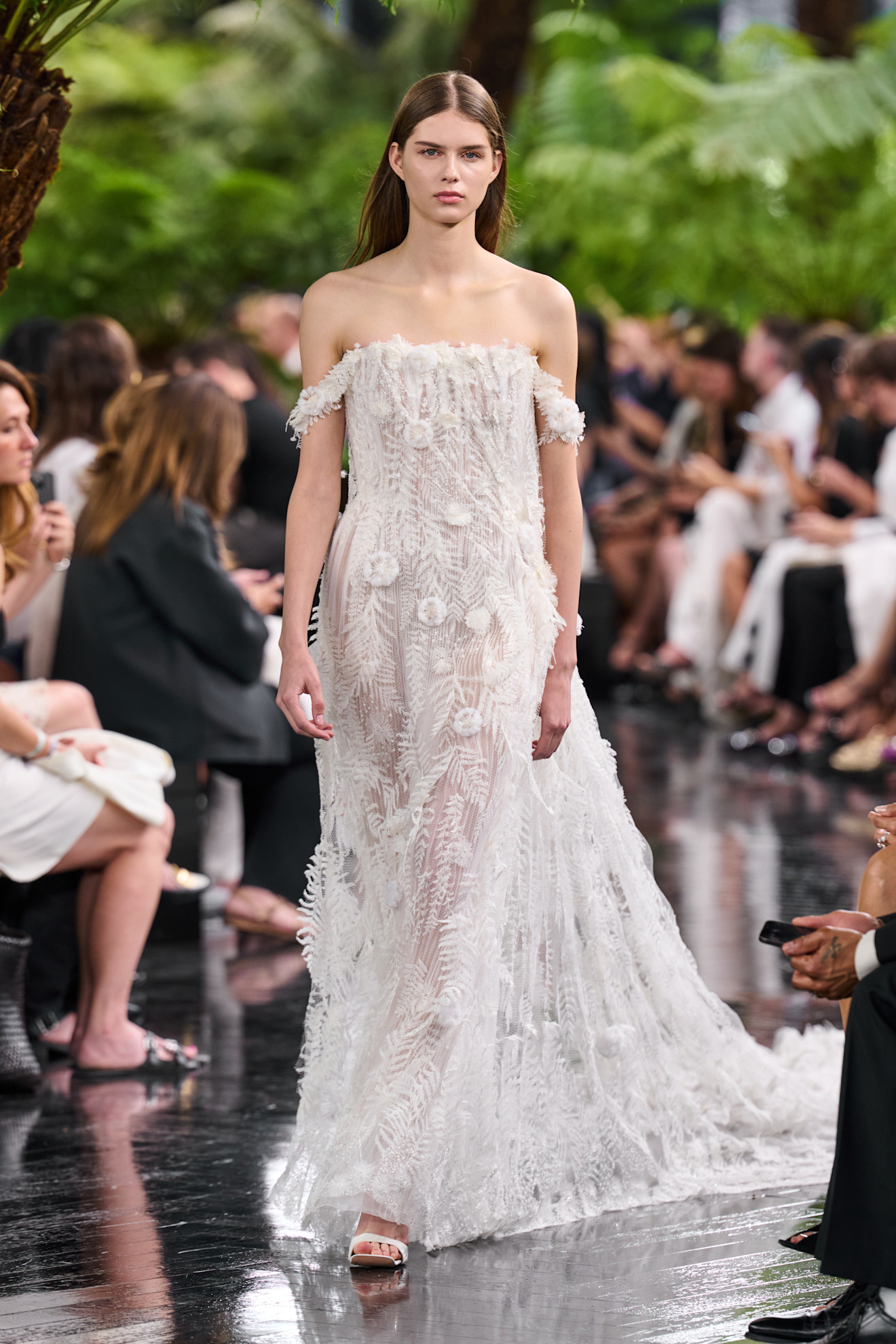 An image of the Dior FW26 Haute Couture runway.