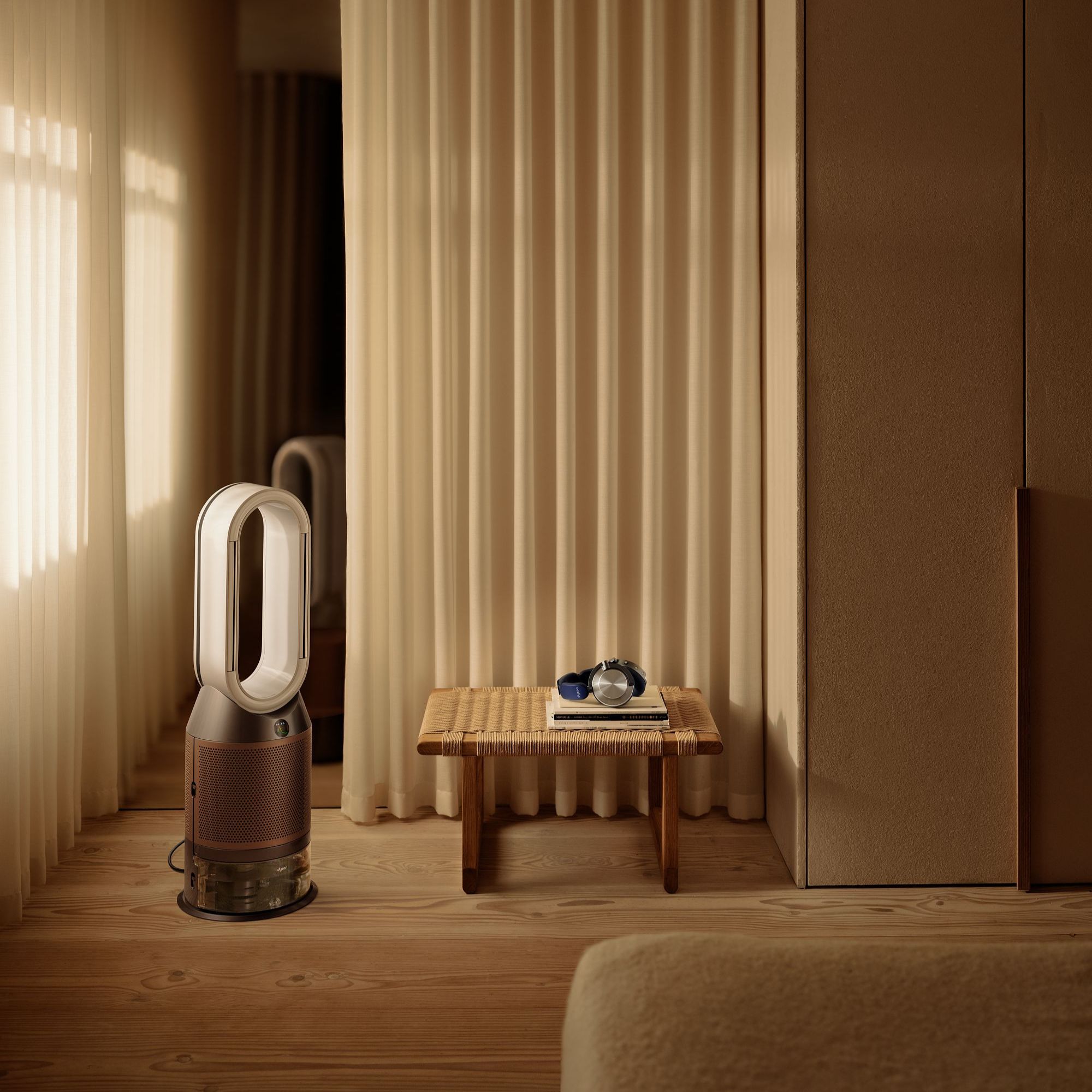 Dyson Purifier Humidify+Cool PH2 De-NOx in a bedroom