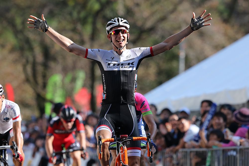 Bauke Mollema wins the 2015 Japan Cup