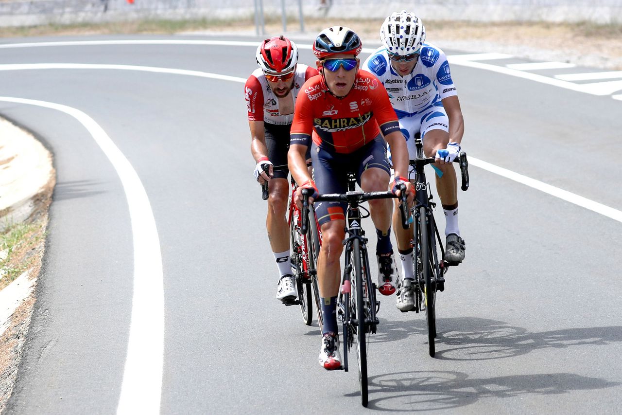 Hermann Pernsteiner (Bahrain-Merida) leads a chase group up to the break on stage 18