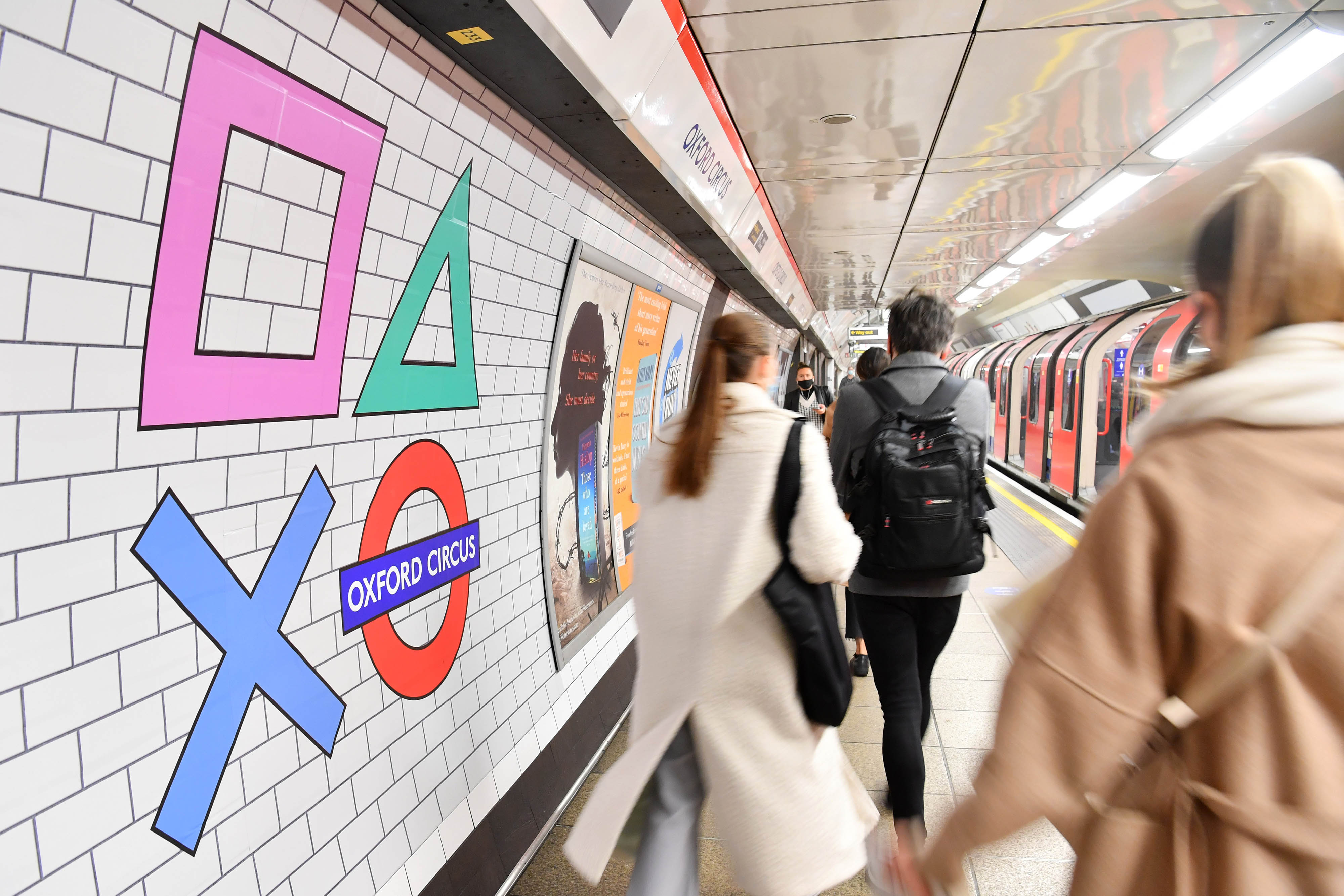Sony PS5 launch: London's Oxford Street gets an amazing PS5 makeover