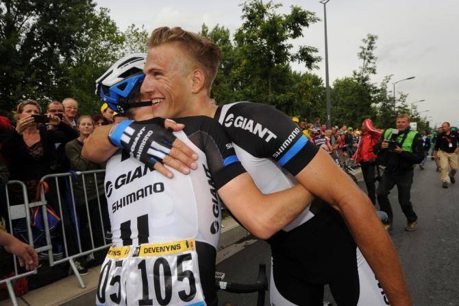 Dries Devenyns (Giant-Shimano) congratulates Kittel on stage win 3 for 2014