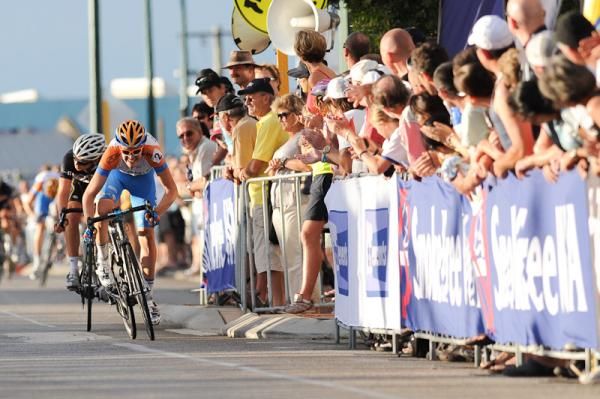 Travis Meyer leads Adam Semple in the sprint towards the finish