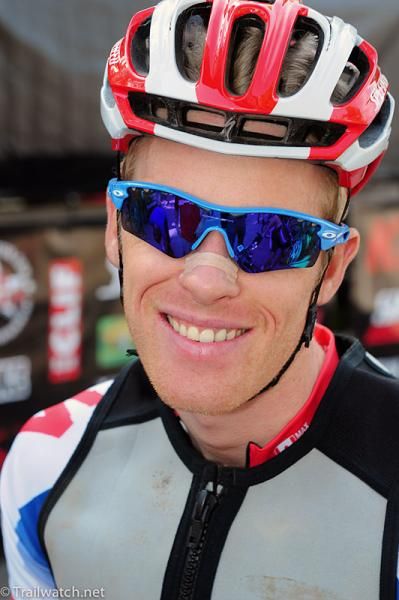 Max Plaxton (Specialized) wearing an ice vest at the start.