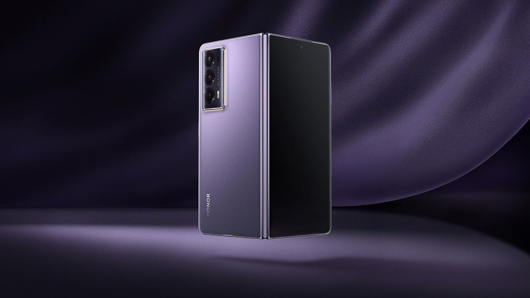 The Honor Magic V2 in Silk Purple.