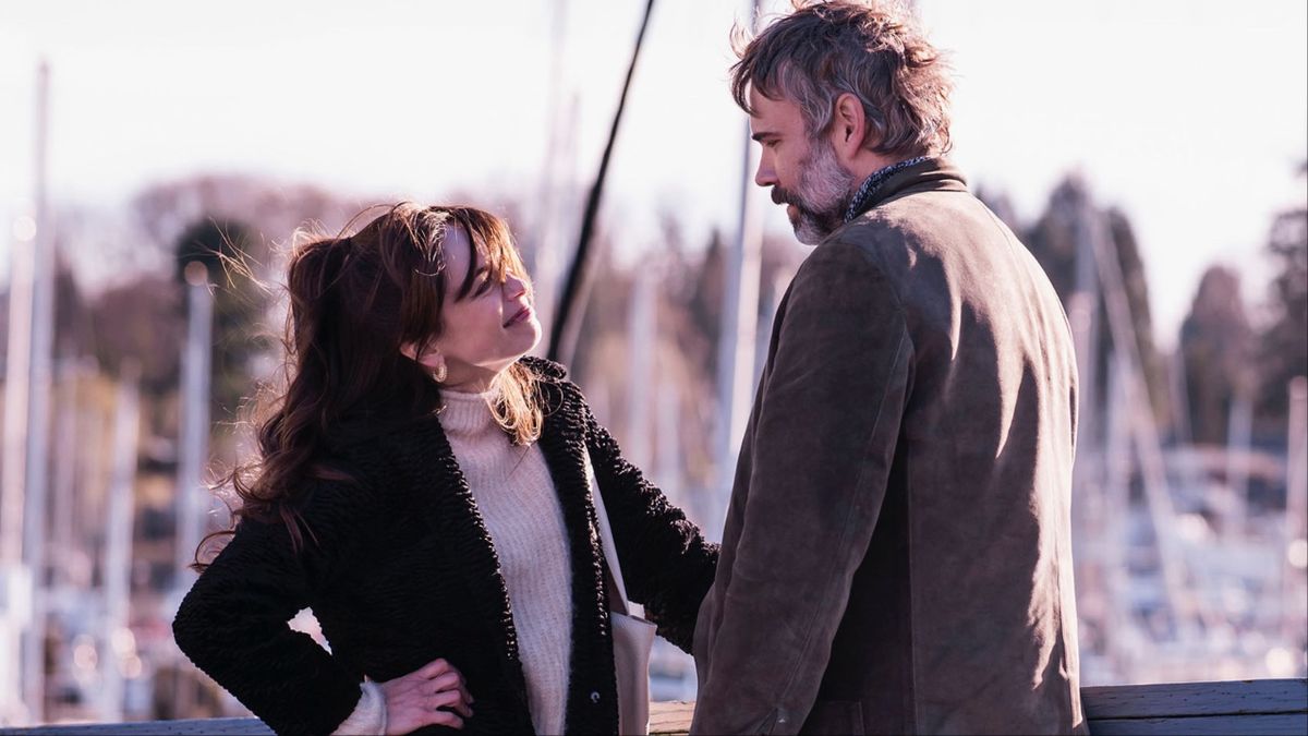 Kristin Kreuk and Rossif Sutherland in Fox&#039;s Murder in a Small Town Season 1