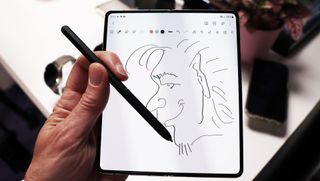 Samsung Galaxy Z Fold 4 mit S Pen zeichnen