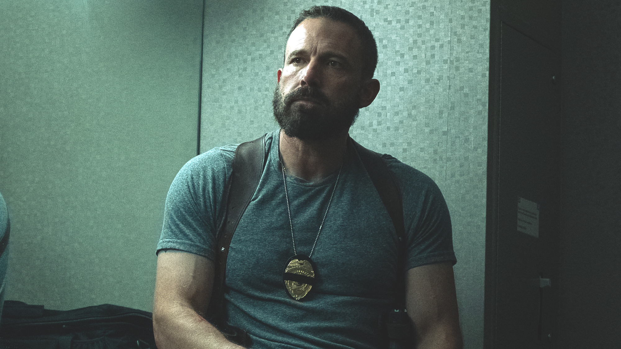 Detective Sergeant J.D. Byrne (Ben Affleck) has a conversation in The Rip.