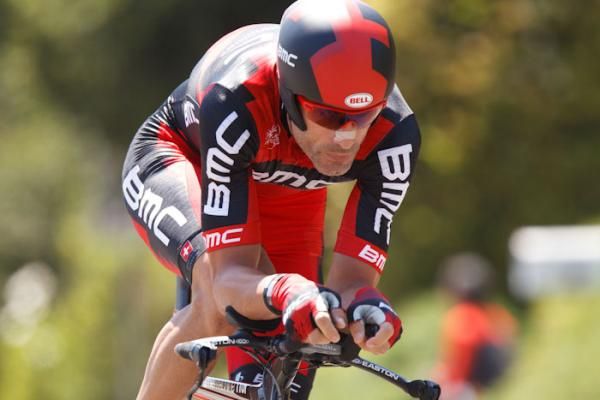 George Hincapie (BMC) stays focused.