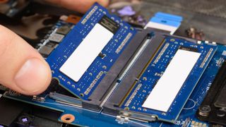 How to upgrade RAM on a laptop: installing RAM module in laptop