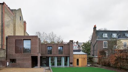 Garden view of the new London house by Henley Halebrown