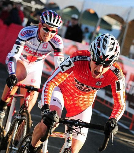 Alison Sydor (Team Maxxis-Rocky Mountain) out-sprinting Meredith Miller for third place.