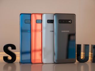 Samsung Galaxy S10+ family