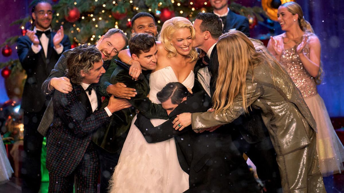 After Hannah Waddingham Celebrated Ted Lasso Co-Star's Critics Choice Nomination, I'm Flashing Back To Her Christmas Special Praise For The Cast