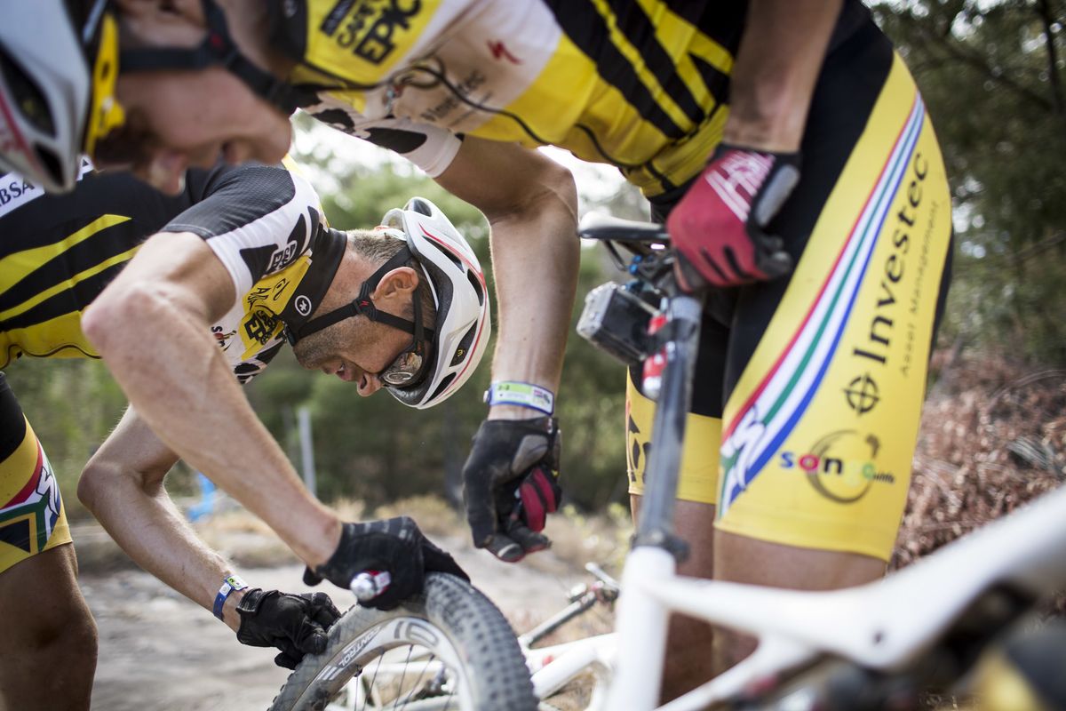 The race leaders fix a flat
