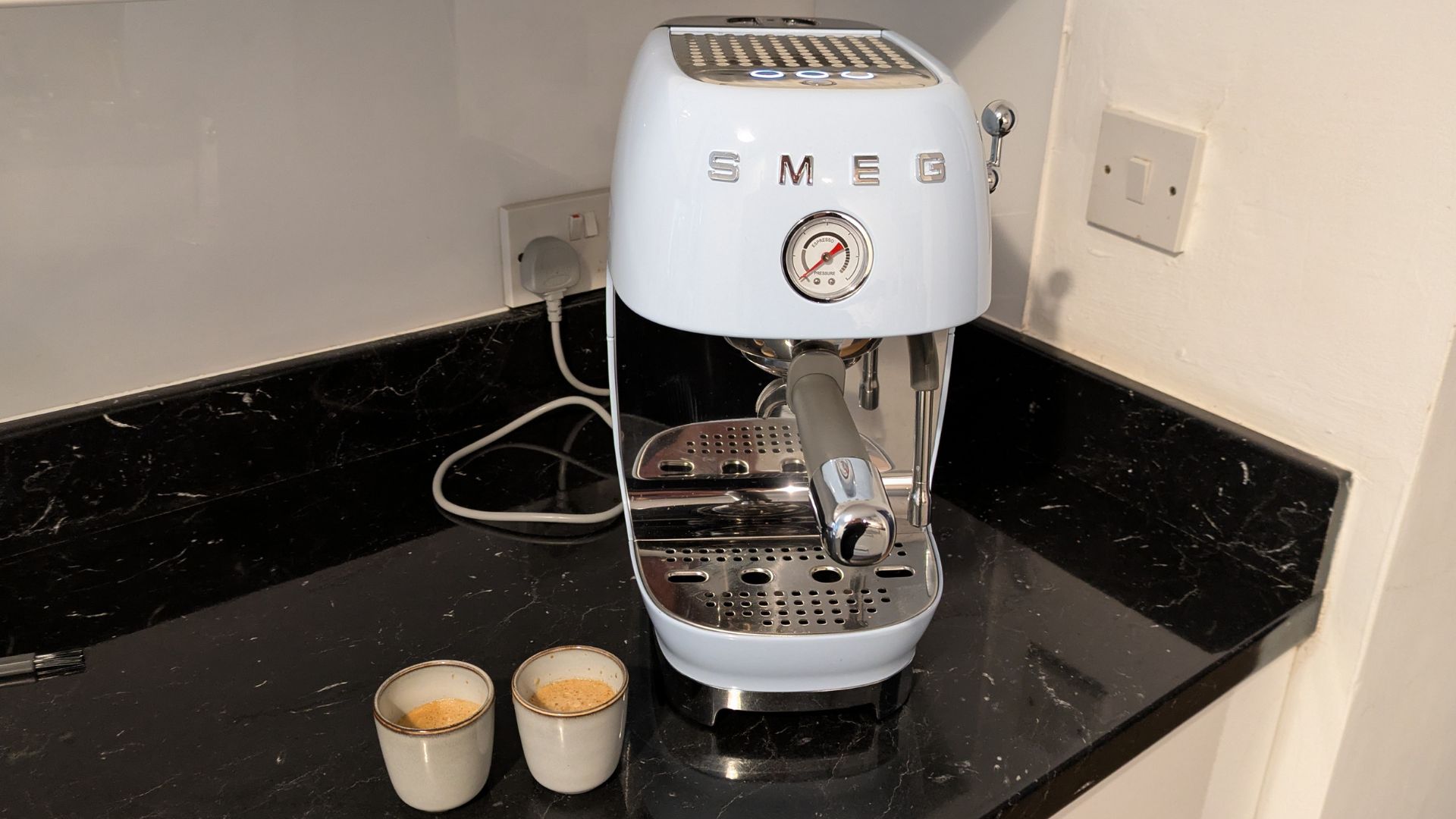 Smeg Espresso &amp; Cold Brew Machine ECF03