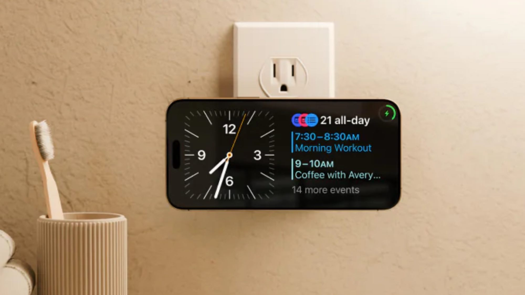 Twelve South PowerBug with iPhone